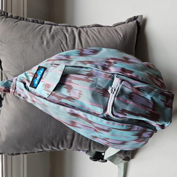 Kavu Mini Rope Sling Bag in Beach Ikat Pattern - Picture 3 of 11